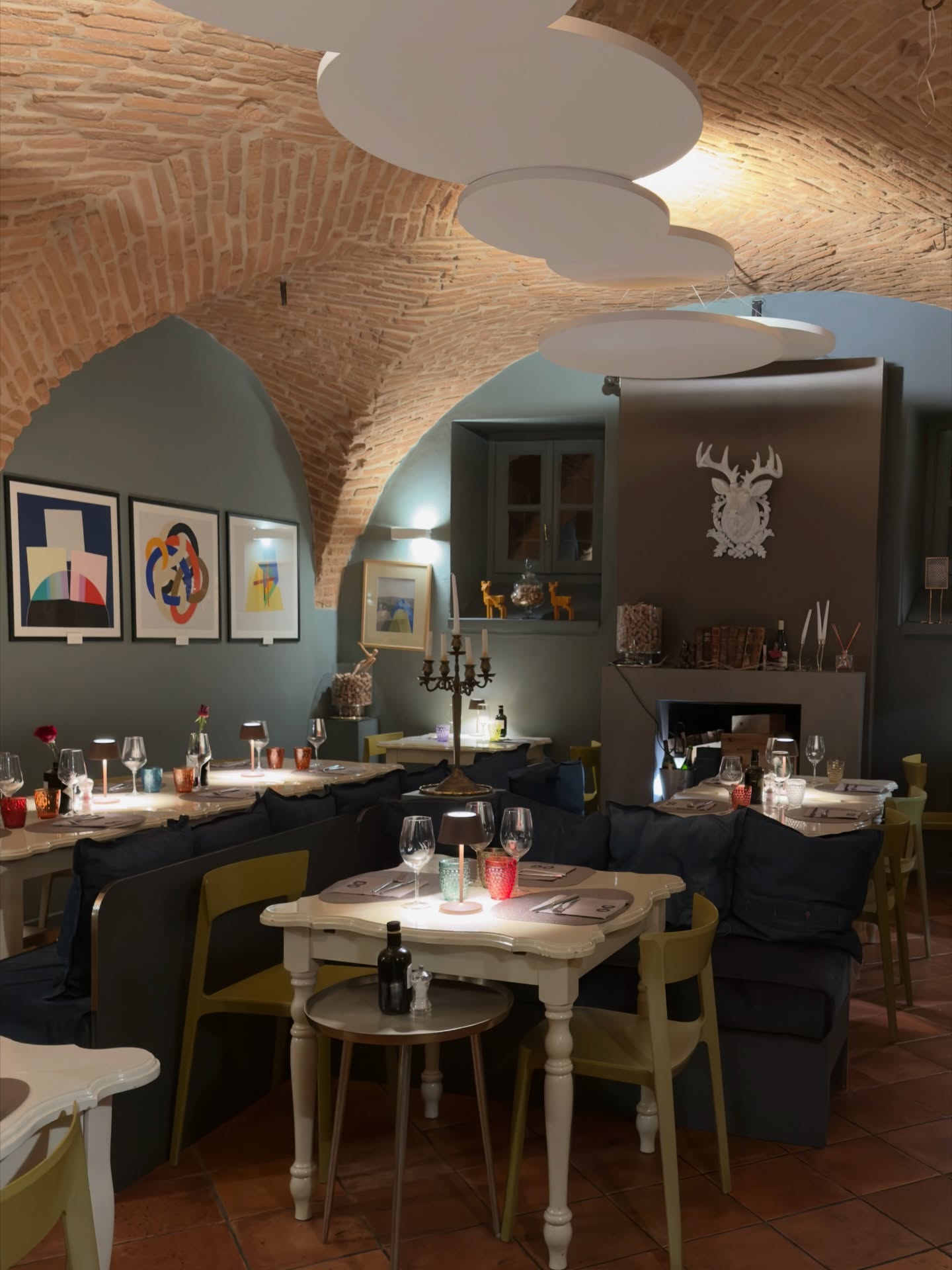Interno Osteria degli Undici